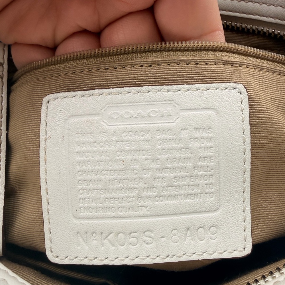 Coach White Leather Shoulder Bag With Coin Purse - Picture 3 of 5